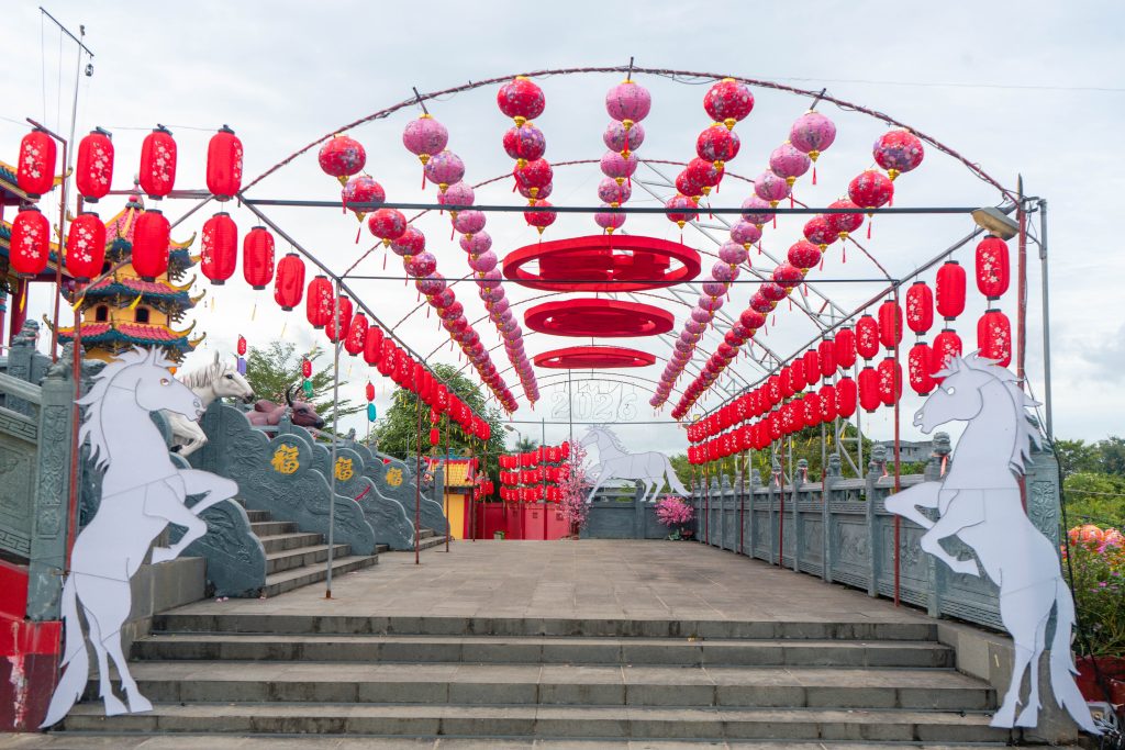 Memikat Wisatawan, Kelenteng Sam Bong Dja Sambas Hadirkan Pesona "Kuda Terbang" di Perayaan Imlek 2026 dsc07723