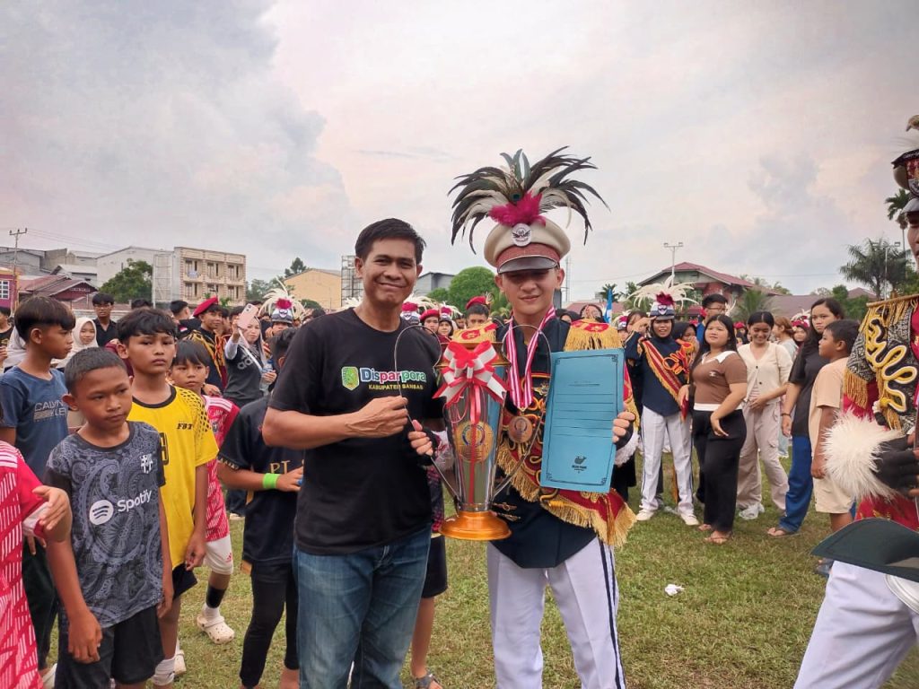 Festival Drumband Sambas 2026 Berlangsung Meriah, Ajang Unjuk Bakat Generasi Muda whatsapp image 2026 04 25 at 17.02.57