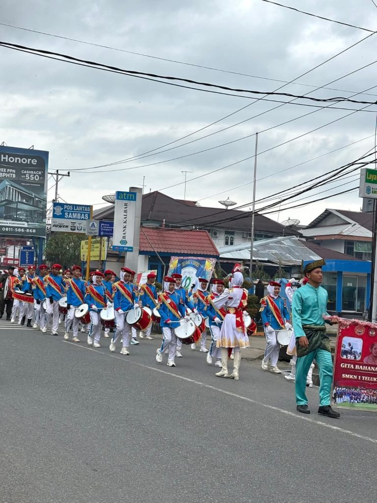 Festival Drumband Sambas 2026 Berlangsung Meriah, Ajang Unjuk Bakat Generasi Muda whatsapp image 2026 04 26 at 09.30.21
