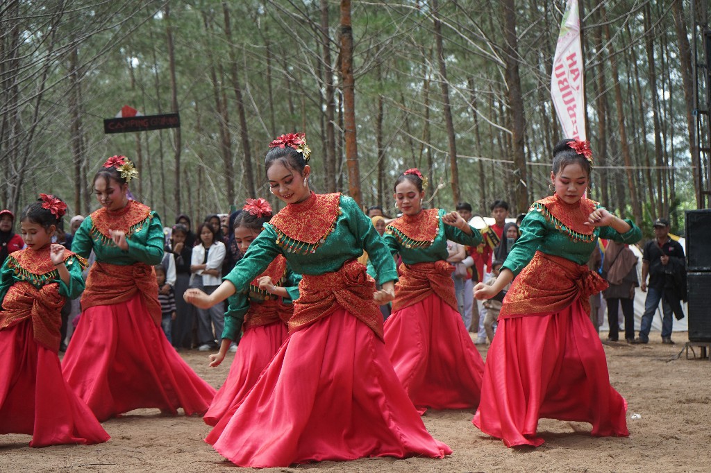 Festival Pantai Perang Telur Penyu 2026 Berlangsung Meriah, Padukan Pelestarian Budaya dan Konservasi Penyu di Pesisir Paloh dsc09748